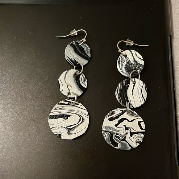 Marbled Leather Dangle Circle Earrings - Picture 1 of 2